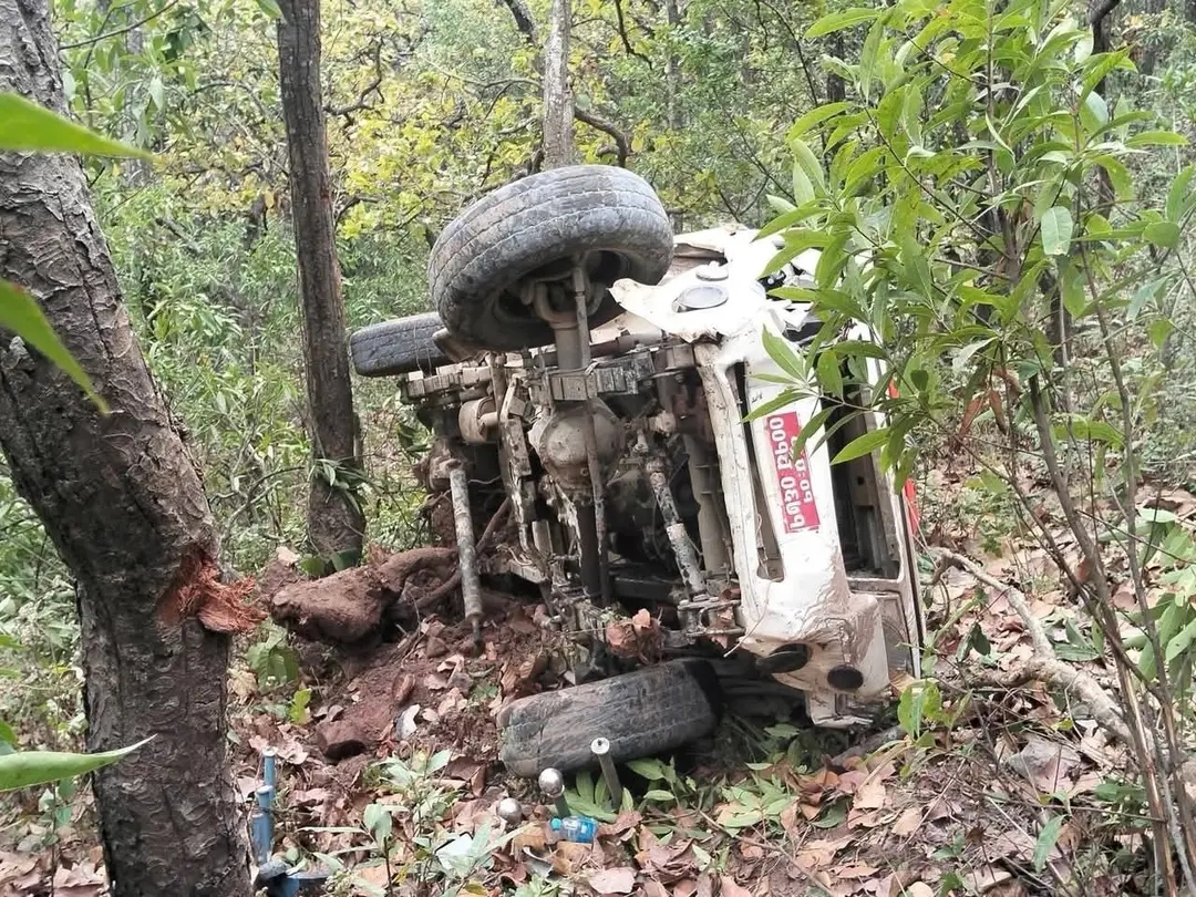 दैलेख फर्किँदै गरेको बोलेरो जिप दाङमा दुर्घटना, चार जना घाइते